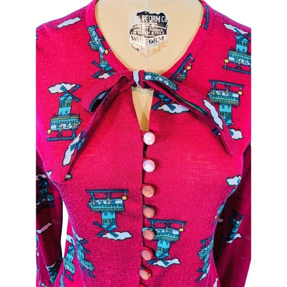 Vintage 70s Novelty Top Womens Small Printed Windmill Maroon Keyhole Blouse - Picture 3 of 10